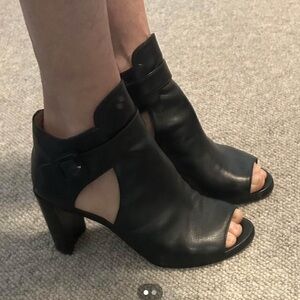 Stuart Weitzman Black Leather